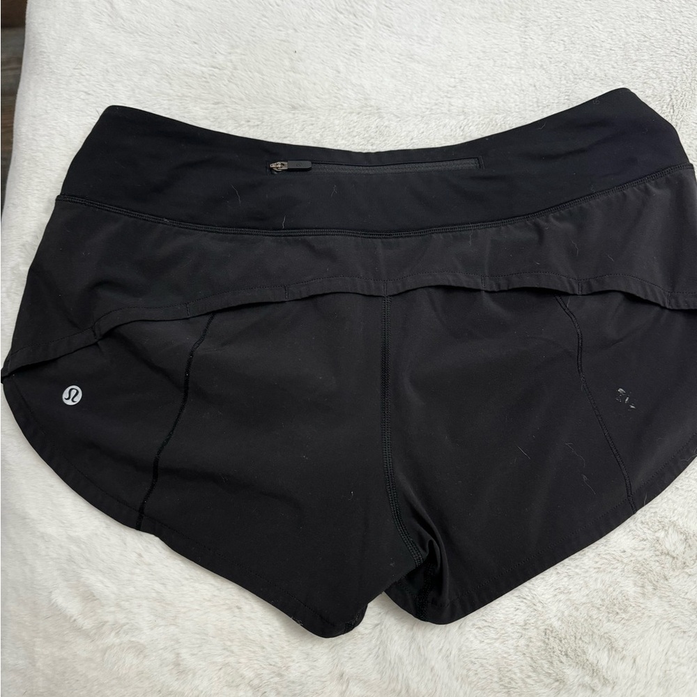 Lululemon speed up 2 1/2 inch athletic shorts size 6